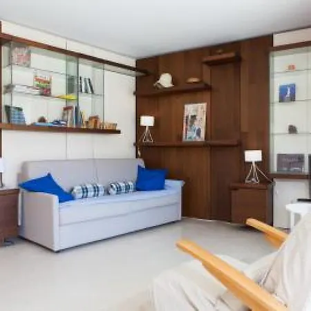Velasquez One Bed * Cannes